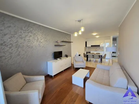 Prodaja, trosoban stan, 107m², Bečići, Budva - image 1