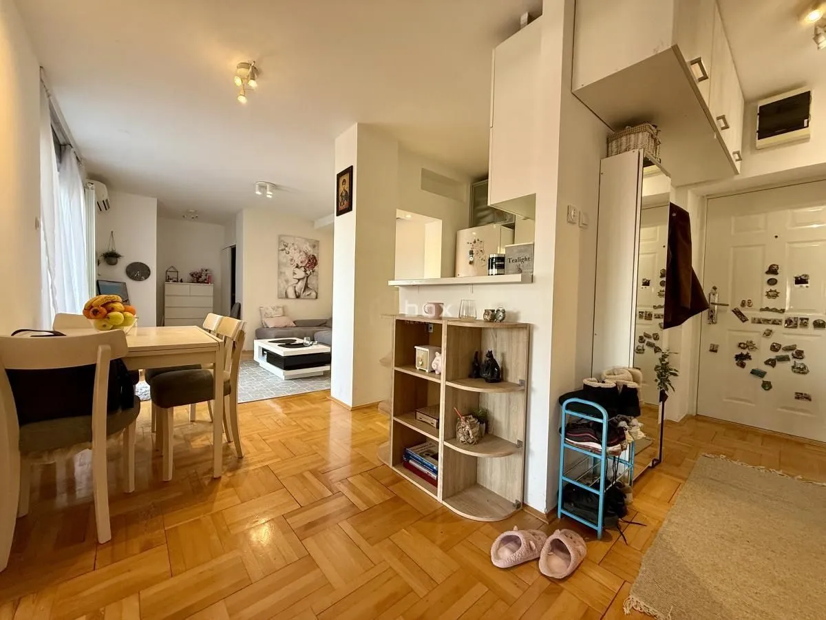 Prodaja, dvosoban stan, 78m², Medijana, Niš