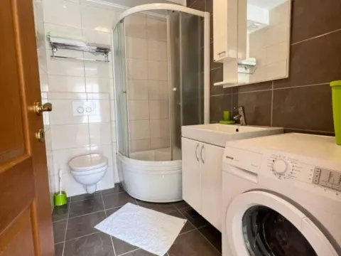 Izdavanje, jednosoban stan, 55m², Đenovići, Herceg Novi - image 3