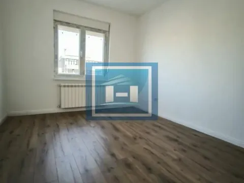 Sale, house, 400m², Varvarin, Srbija - image 8