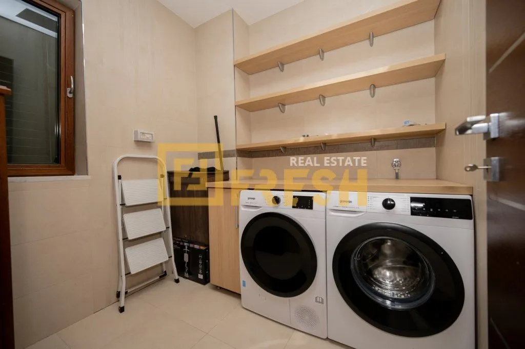 Rent, house, 380m², Mareza, Podgorica