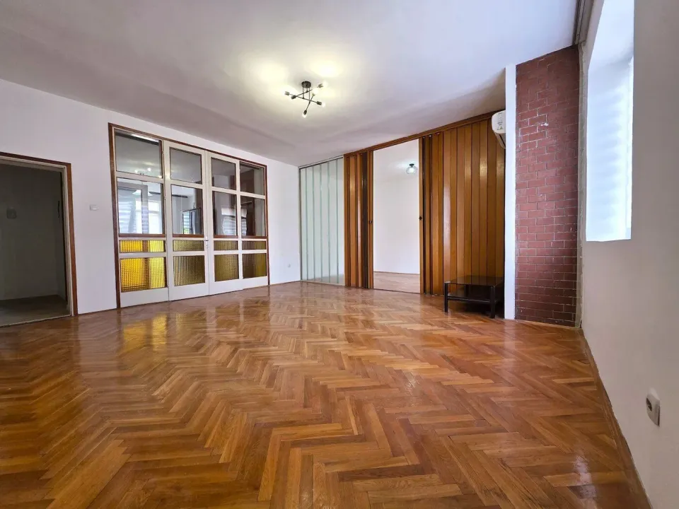 Rent, office space, 70m², Centar, Podgorica