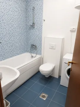 Rent, two bedroom apartment, 75m², City Kvart, Podgorica - image 8