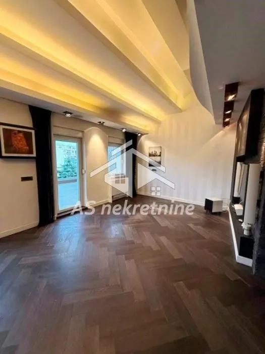 Prodaja, četvorosoban stan, 117m², Vračar Sve Podlokacije, Beograd