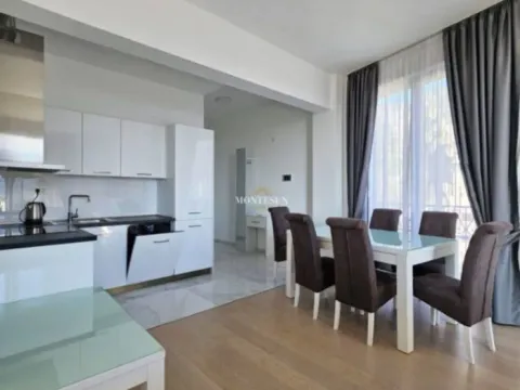 Rent, two bedroom apartment, 65m², Bečići, Budva