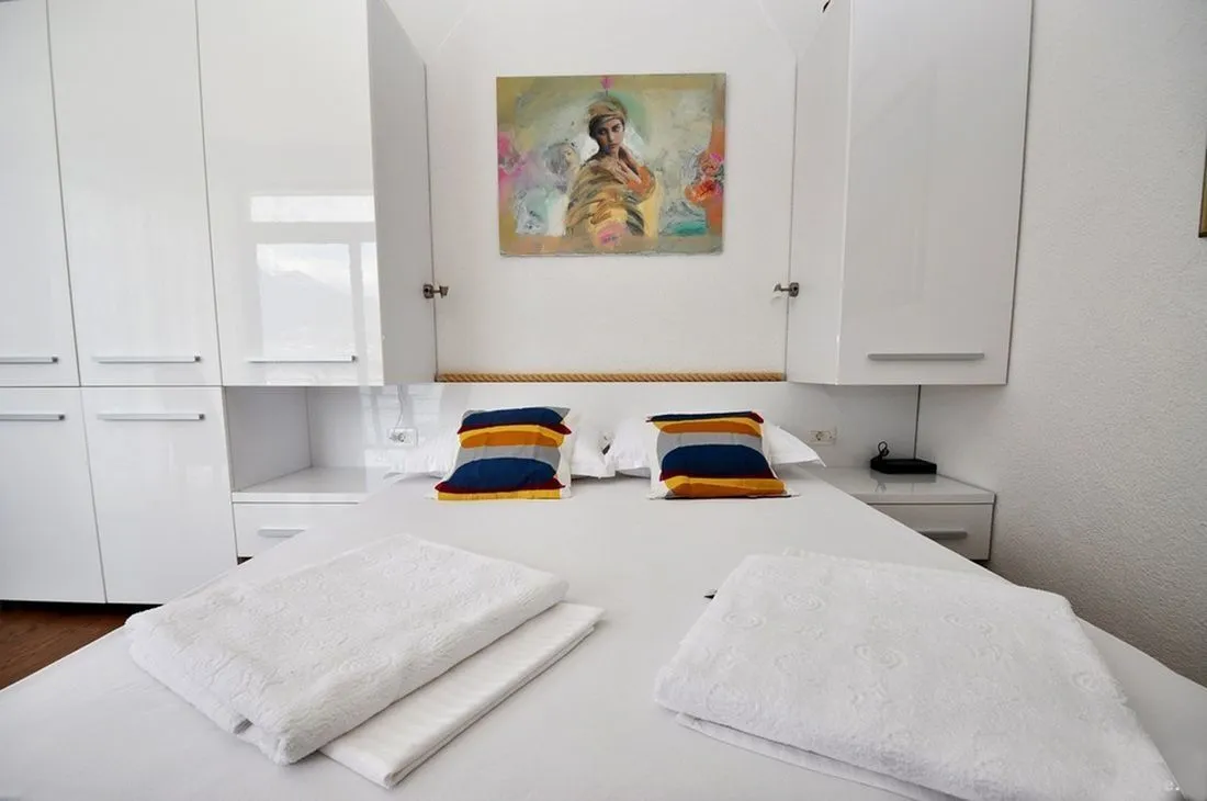 Sale, house, 170m², Krašići, Tivat