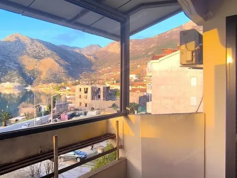 Sale, two bedroom apartment, 64m², Risan, Kotor - image 2