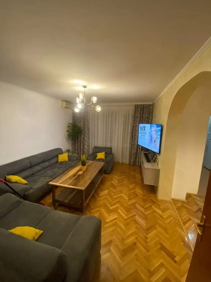 Prodaja, dvosoban stan, 87m², Centar, Bar