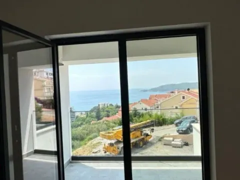 Sale, one bedroom apartment, 42m², Bečići, Budva - image 13