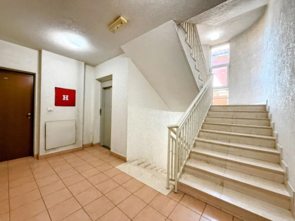 Prodaja, dvosoban stan, 96m², Stari Aerodrom, Podgorica