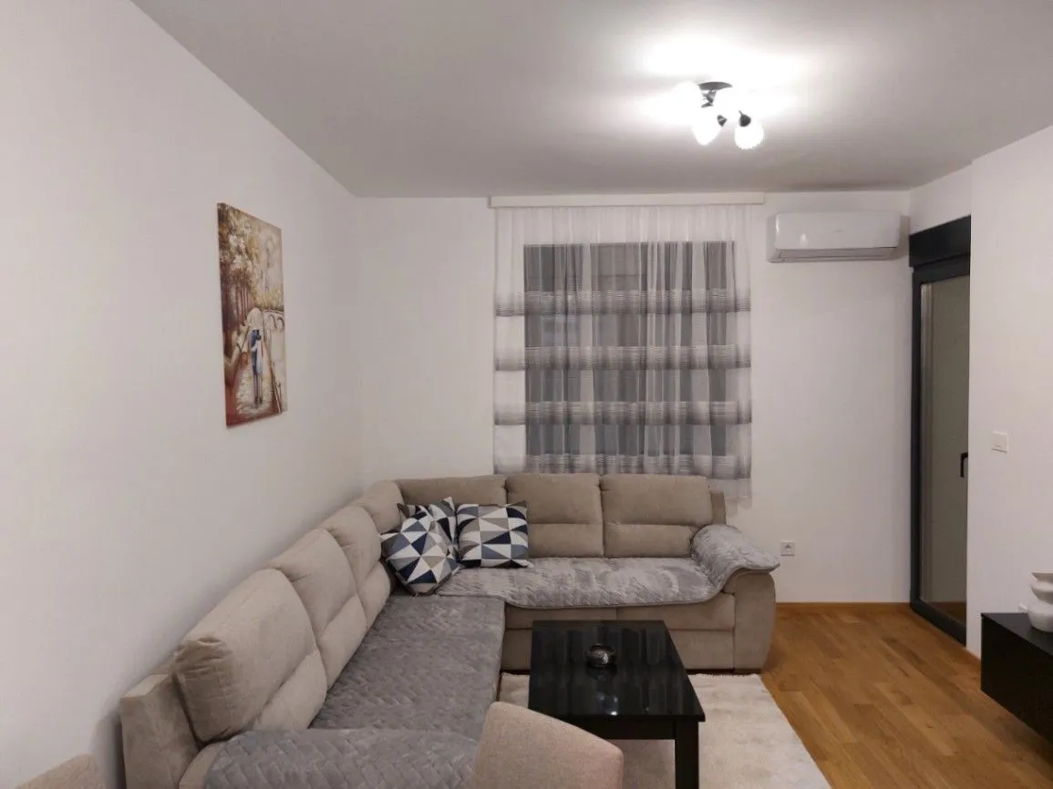 Izdavanje, dvosoban stan, 55m², New City, Podgorica