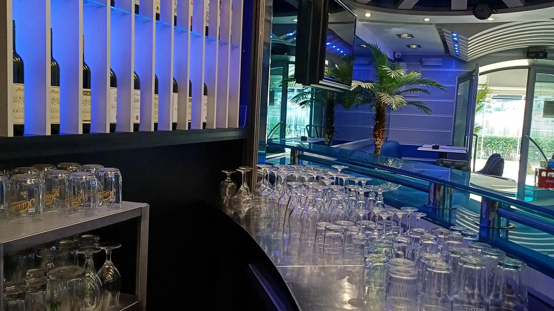 Rent, hospitality venue, 100m², Dobrota, Kotor