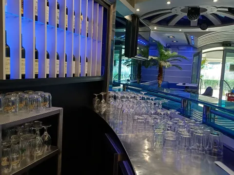 Rent, hospitality venue, 100m², Dobrota, Kotor - image 10