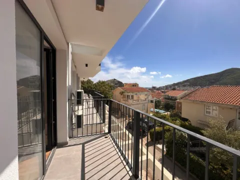 Sale, two bedroom apartment, 50m², Podkošljun, Budva - image 3