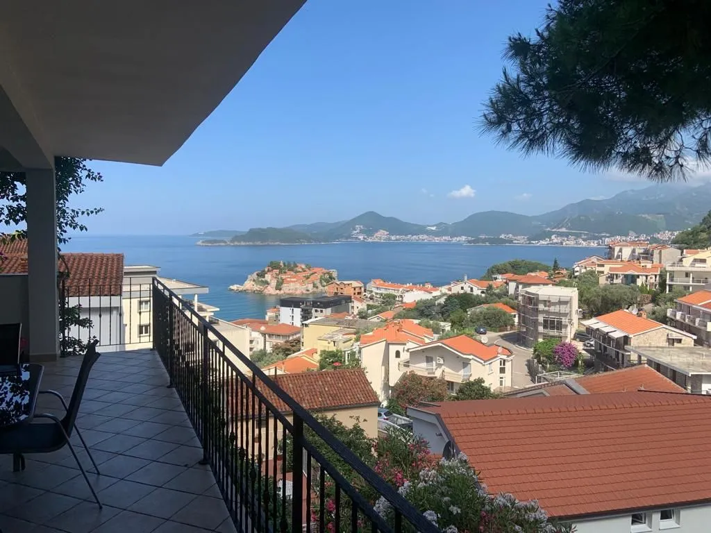 Prodaja, trosoban stan, 85m², Sveti Stefan, Budva