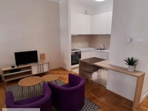 Rent, studio apartment, 33m², Centar, Novi Sad - image 3