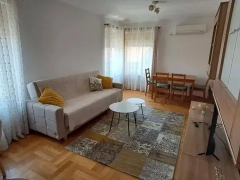 Izdavanje, jednosoban stan, 45m², Stari Aerodrom, Podgorica - image 10