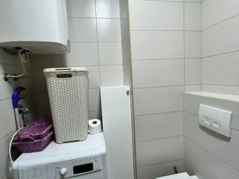 Prodaja, jednosoban stan, 46m², Krivi Most, Podgorica - image 9