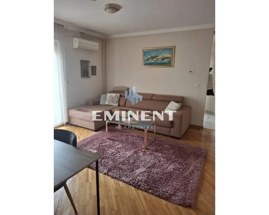 Izdavanje, dvosoban stan, 47m², Stari Grad, Beograd