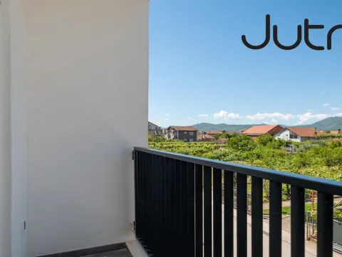 Prodaja, trosoban stan, 90m², Podgorica, Crna Gora - image 10