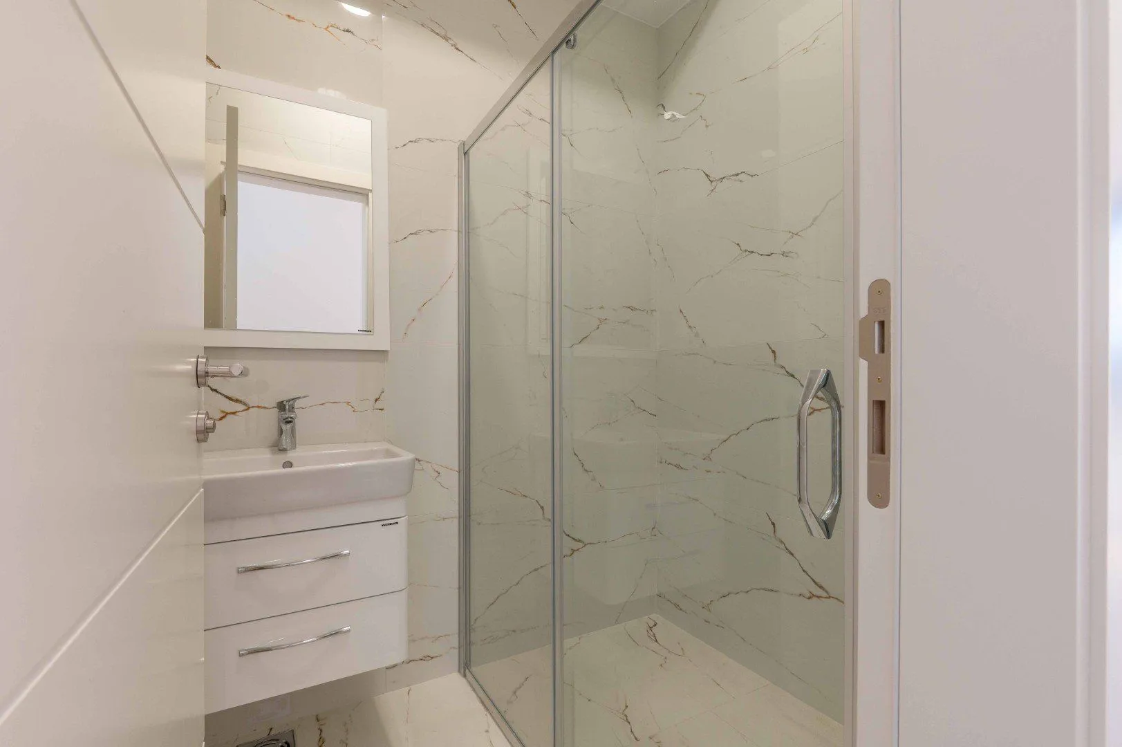 Sale, three bedroom apartment, 120m², Centar, Bar