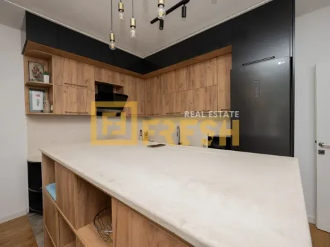 Izdavanje, trosoban stan, 102m², Centar, Podgorica - image 10