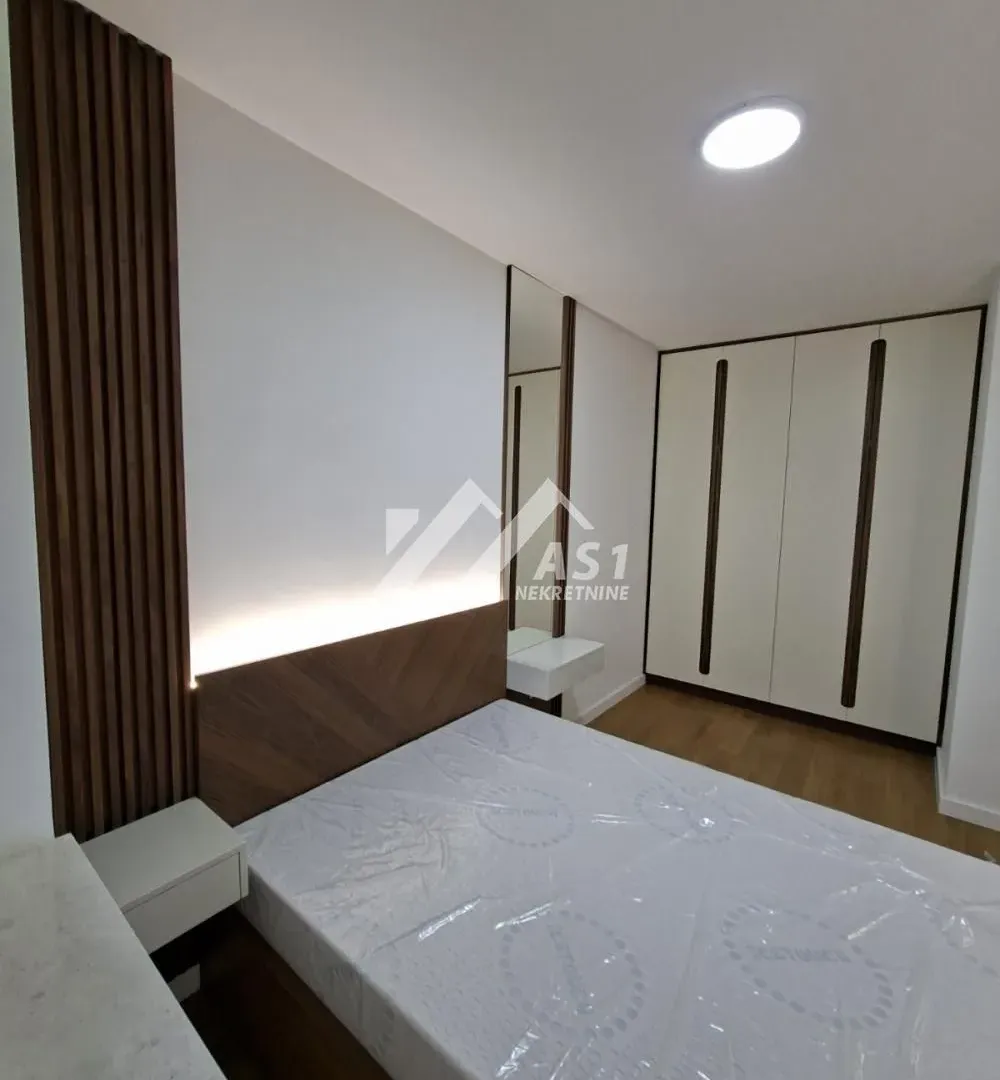Izdavanje, jednosoban stan, 36m², Bulevar Evrope, Novi Sad Sve Podlokacije