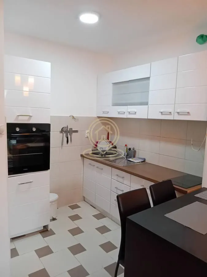 Prodaja, jednosoban stan, 42m², Pantelej, Niš