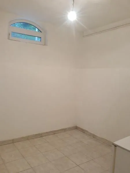 Rent, office space, 100m², Petlovo Brdo, Beograd