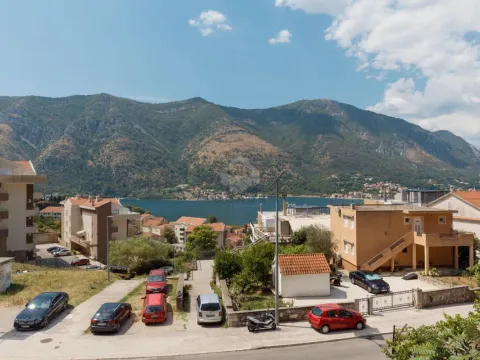 Sale, one bedroom apartment, 50m², Dobrota, Kotor - image 13