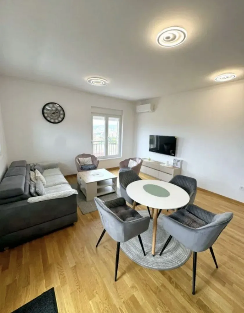 Rent, two bedroom apartment, 70m², Stari Aerodrom, Podgorica