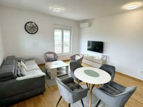 Rent, two bedroom apartment, 70m², Stari Aerodrom, Podgorica - image 2
