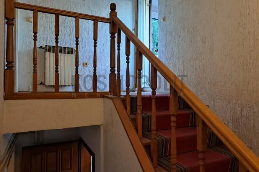 Prodaja, kuća, 250m², Karaburma, Palilula Sve Podlokacije