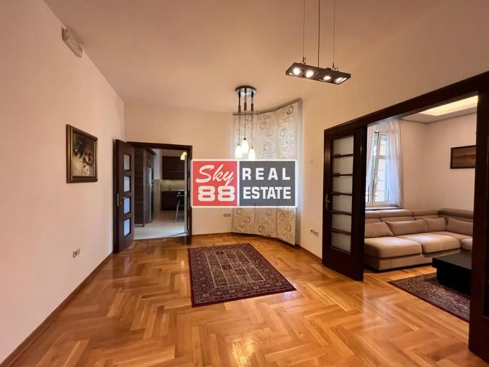 Rent, four bedroom apartment, 130m², Senjak, Beograd
