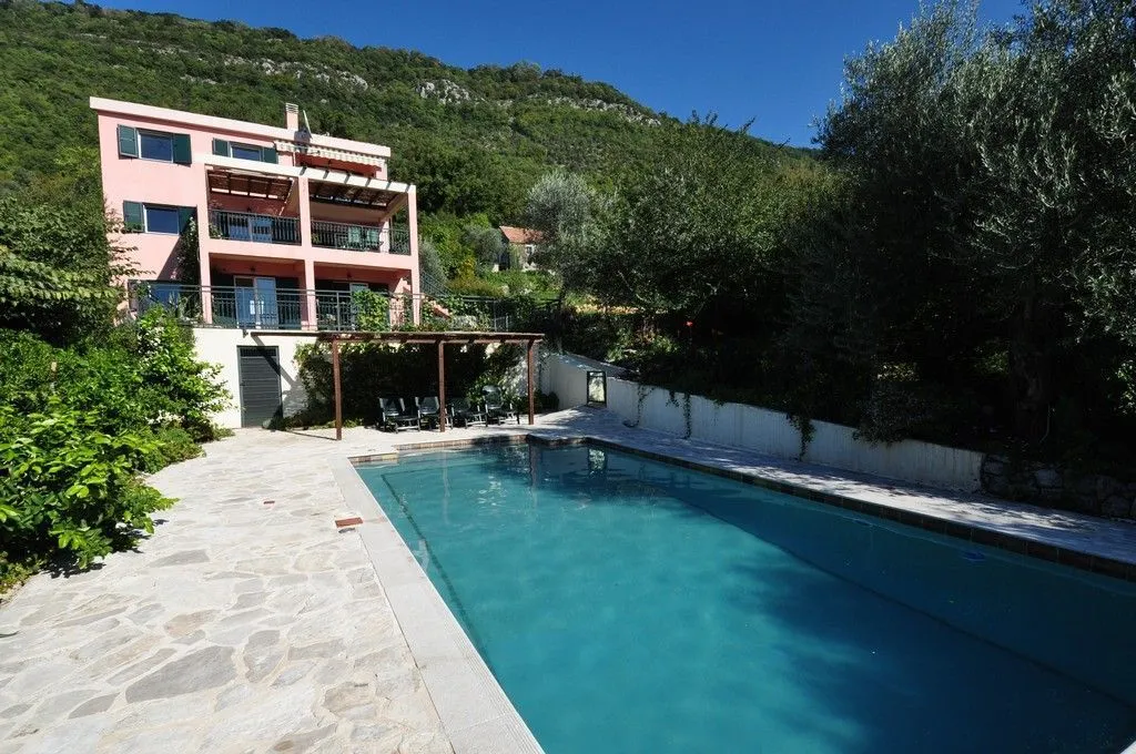 Prodaja, kuća, 248m², Tivat, Crna Gora