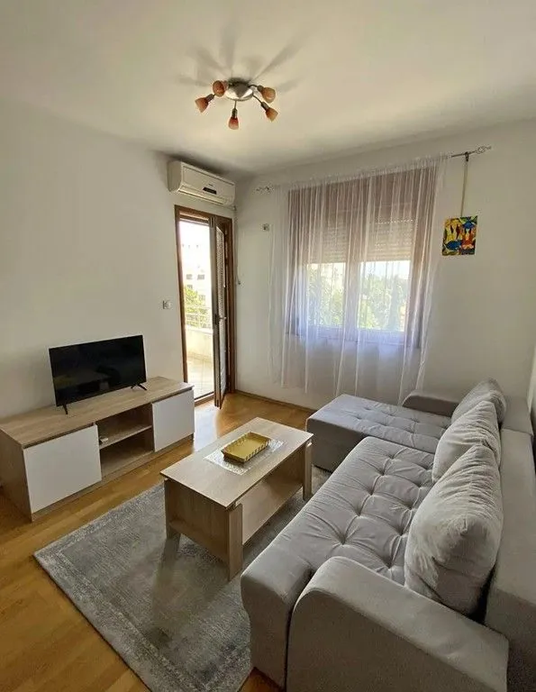Rent, one bedroom apartment, 63m², Pobrežje, Podgorica