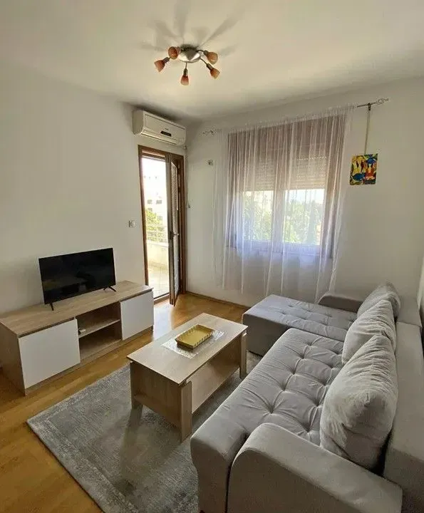 Rent, one bedroom apartment, 63m², Pobrežje, Podgorica