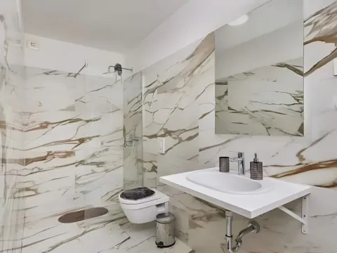 Prodaja, dvosoban stan, 74m², Dobrota, Kotor - image 6