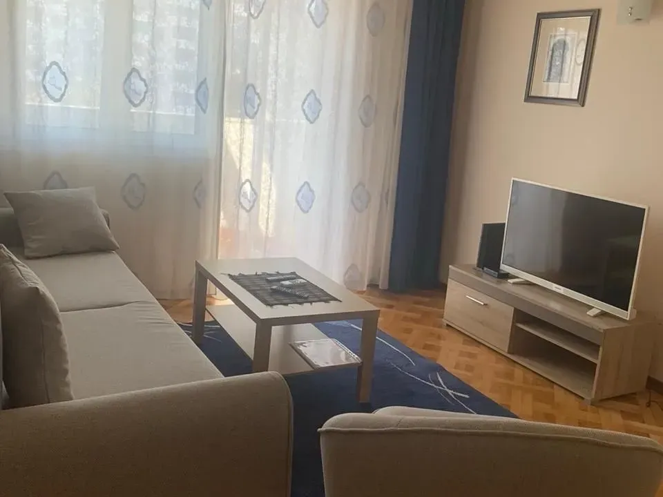 Izdavanje, jednosoban stan, 47m², Preko Morače, Podgorica