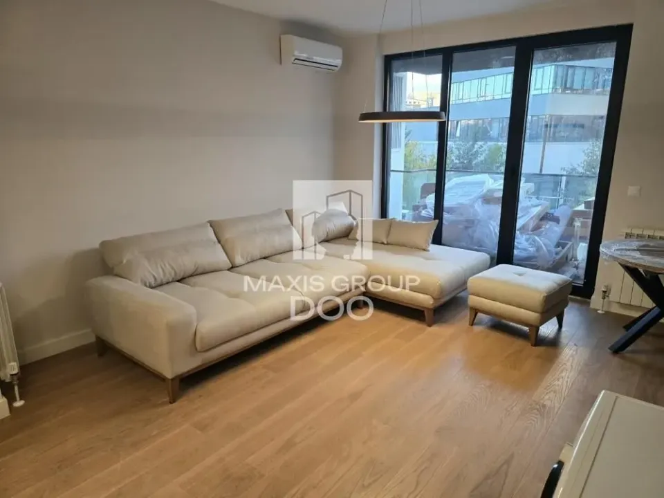 Izdavanje, dvosoban stan, 54m², Savski Venac, Beograd