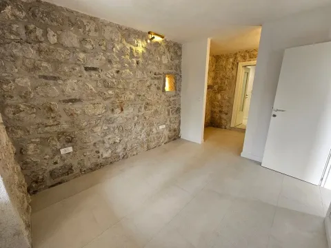 Prodaja, jednosoban stan, 57m², Perast, Kotor - image 20