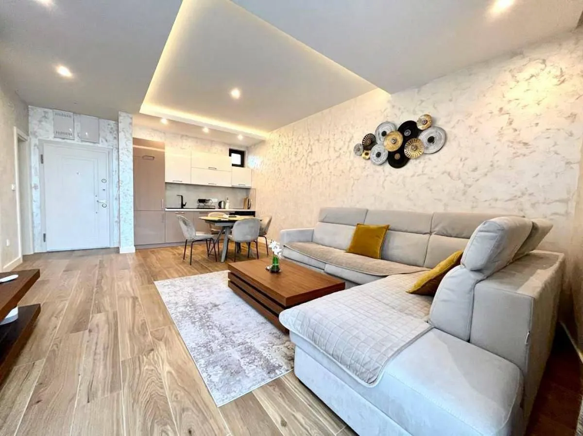 Rent, one bedroom apartment, 55m², Centar, Tivat