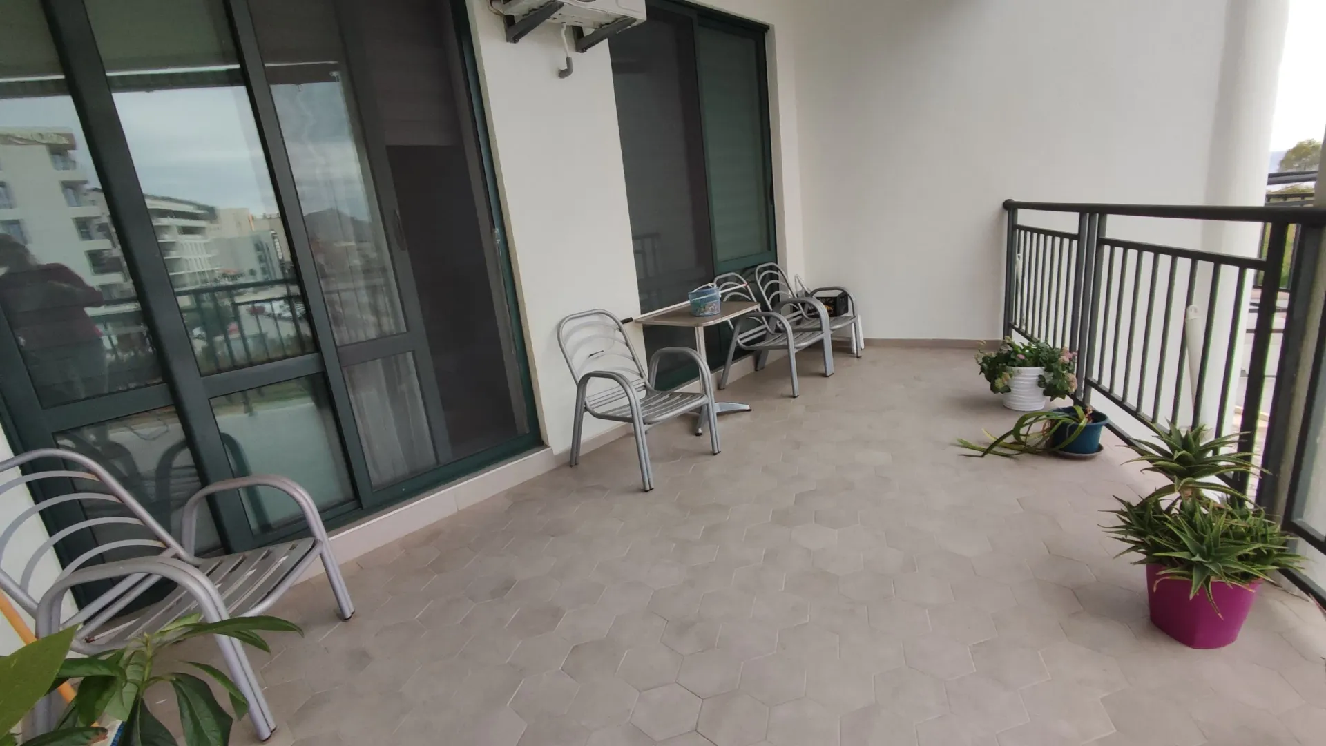 Sale, two bedroom apartment, 104m², Šušanj, Bar