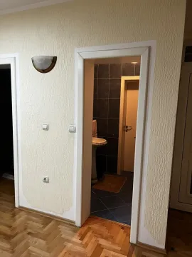 Izdavanje, četvorosoban stan, 150m², Stari Aerodrom, Podgorica - image 17
