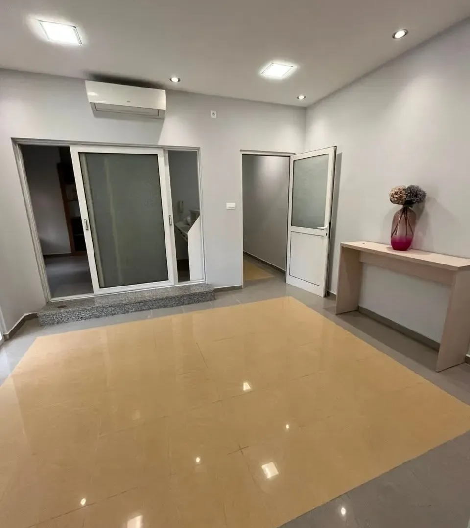 Rent, office space, 100m², Centar, Podgorica