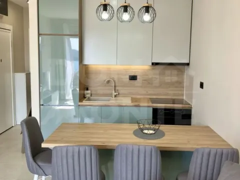 Rent, one bedroom apartment, 38m², Tivat, Crna Gora - image 4