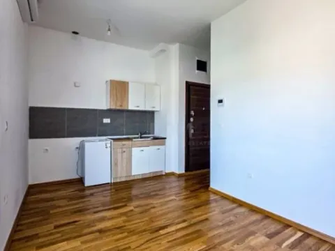 Izdavanje, garsonjera, 22m², City Kvart, Podgorica - image 3
