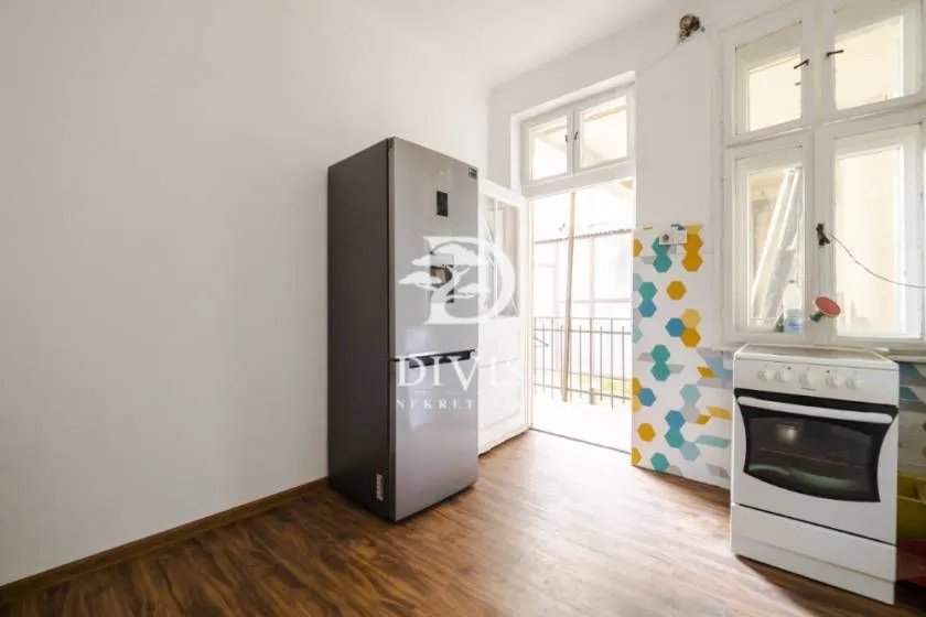 Sale, three bedroom apartment, 68m², Vračar Sve Podlokacije, Beograd