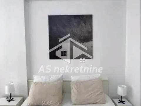 Izdavanje, trosoban stan, 80m², Stari Grad, Beograd - image 14