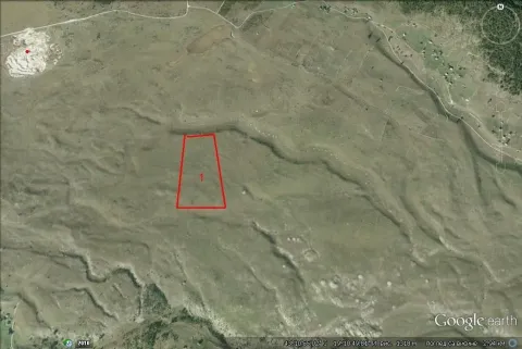Satelitski snimak parcele sa označenim granicama na mapi. - image 9